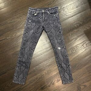 Rag and bone mid rise black
And gray snake print